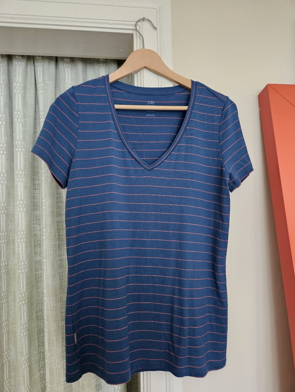 Icebreaker Wmns Merino Wool V-Neck Short Sleeve Tee Blue with Pink Stripes sz L